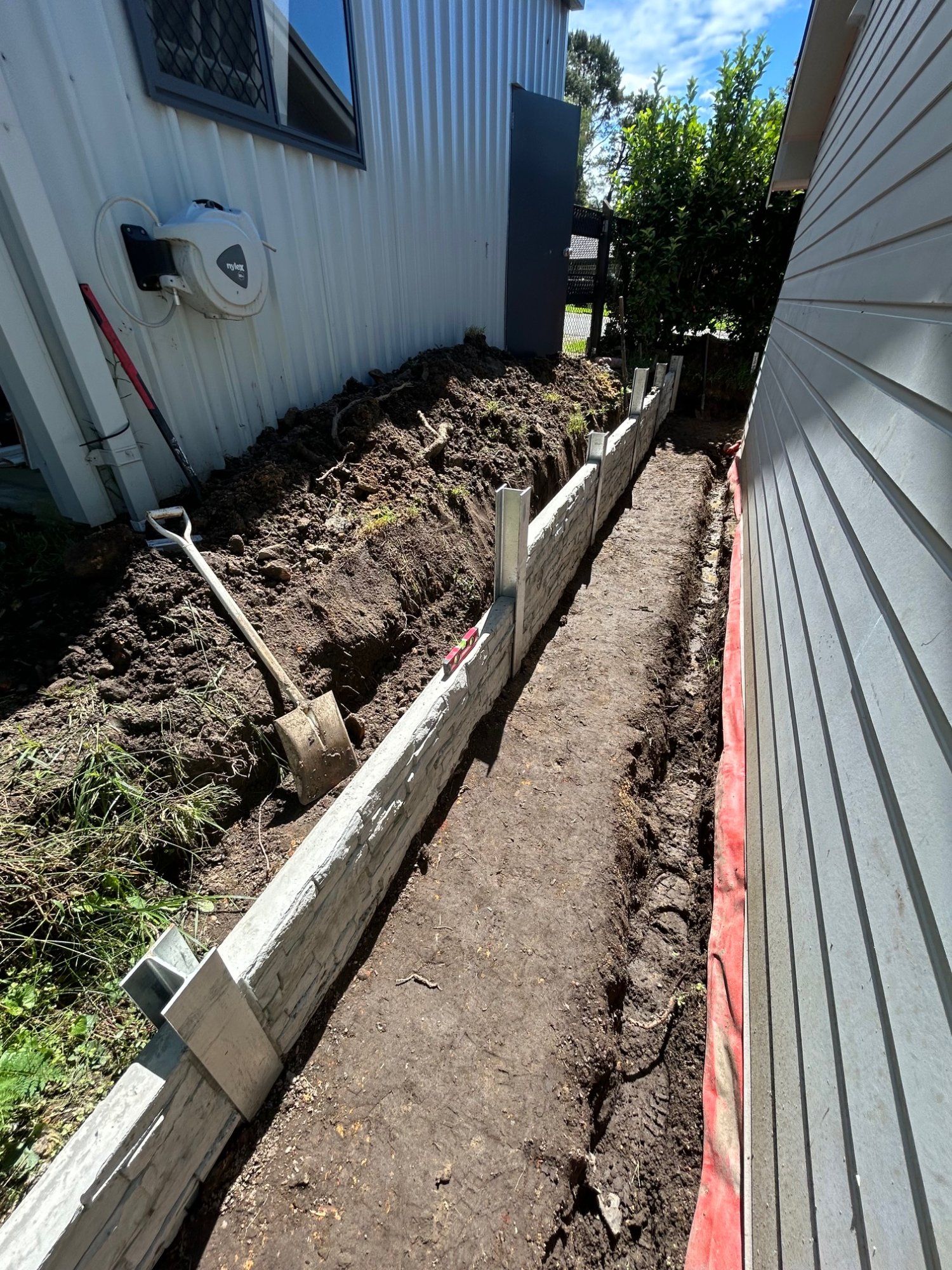 Retaining wall landscaping
